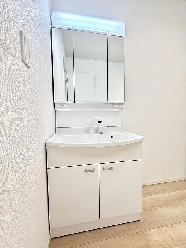 【洗面台・洗面所】■朝の準備がスムーズにできる広さです