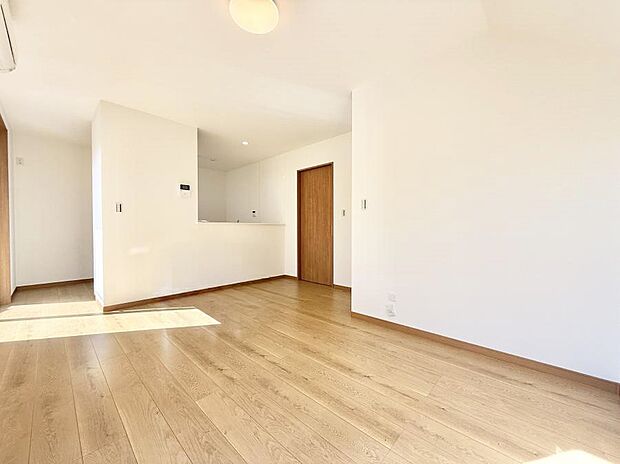 【リビング】■くつろぎと笑顔が集まる、心温まるリビング