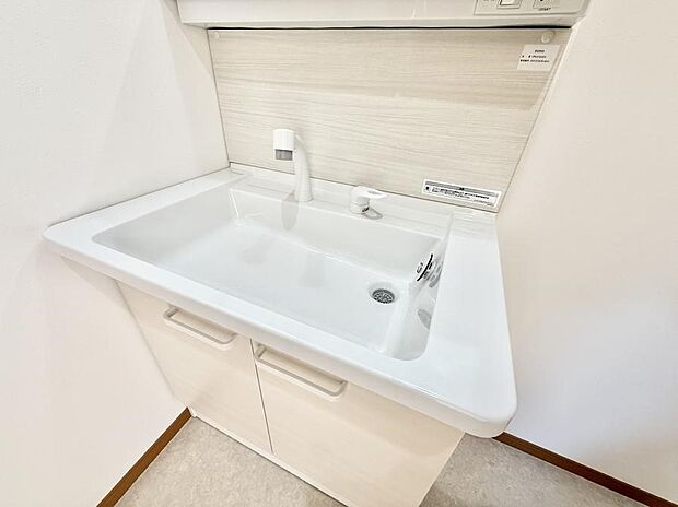 【ハンドシャワー付洗面台】■手洗いや顔を洗う時も快適に使える便利なシャワー