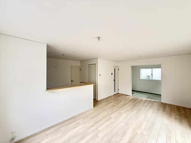 【リビング】■くつろぎと笑顔が集まる、心温まるリビング