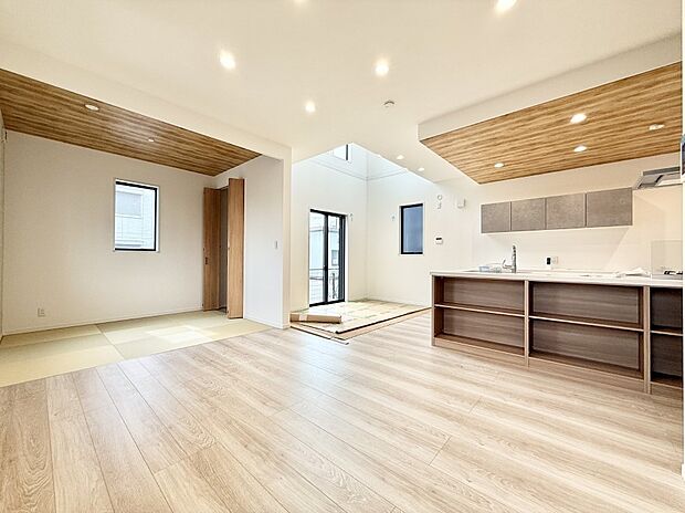 【リビングダイニング】■シンプルだけど贅沢、大切な人と過ごす心がほどける空間