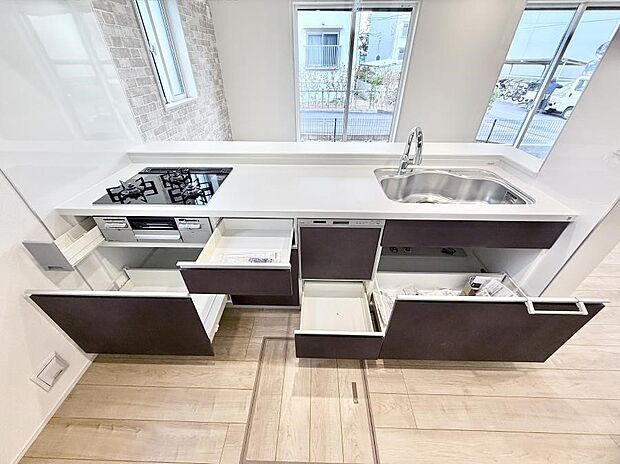 【キッチン】■家族の絆を深める、温もりのあるキッチン