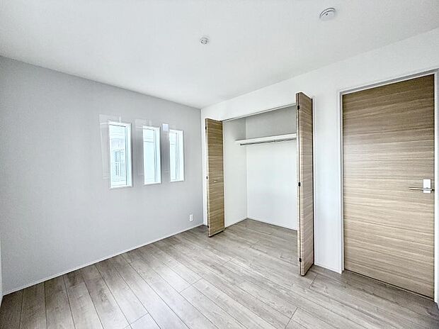 【寝室】■快適な環境で、日常の疲れを癒せる空間