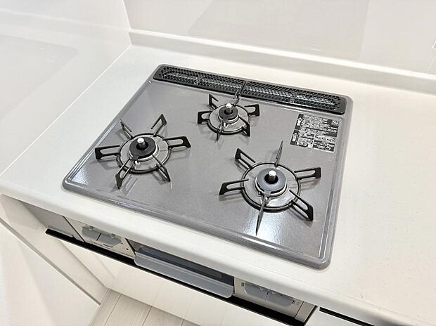 【3口ガスコンロ】■一度に多くの料理ができ便利で効率的