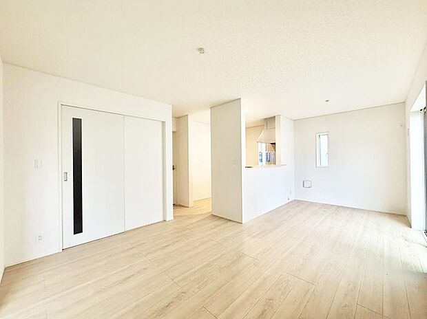 【リビング】3号棟  ■自然と会話が生まれる、心地よいひととき