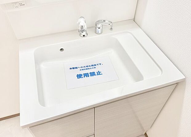 【ハンドシャワー付洗面台】■手洗いや顔を洗う時も快適に使える便利なシャワー