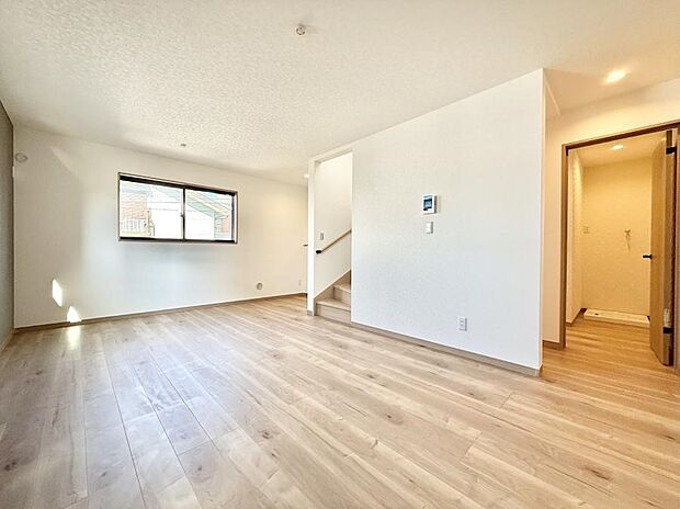 【リビングダイニング】■日常をちょっと特別にする、憩いの空間