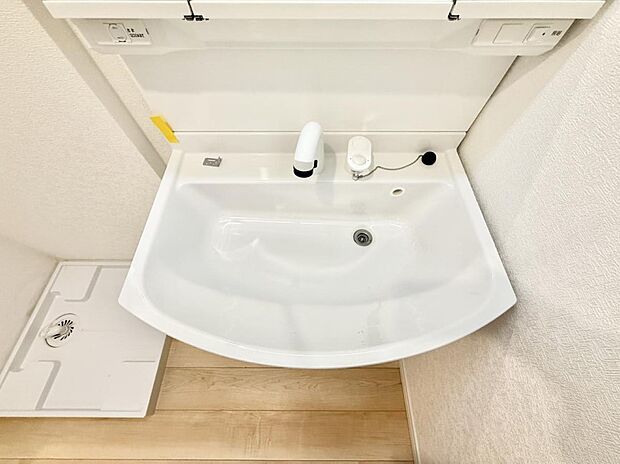 【ハンドシャワー付洗面台】■手洗いや顔を洗う時も快適に使える便利なシャワー