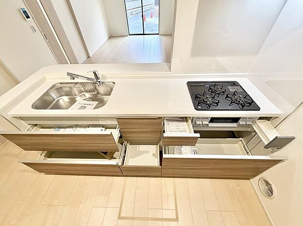 【キッチン】■家族の絆を深める、温もりのあるキッチン