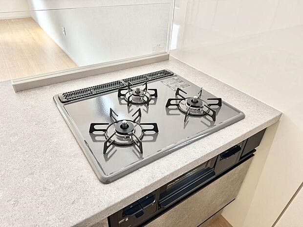 【3口ガスコンロ】■一度に多くの料理ができ便利で効率的