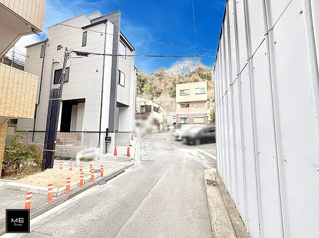 【前面道路含む現地写真】■家族とのお出かけが楽しくなる環境です