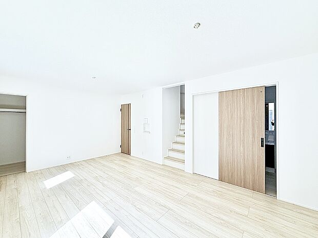 【ダイニング】■ふとした瞬間に幸せを感じる、心地よい場所