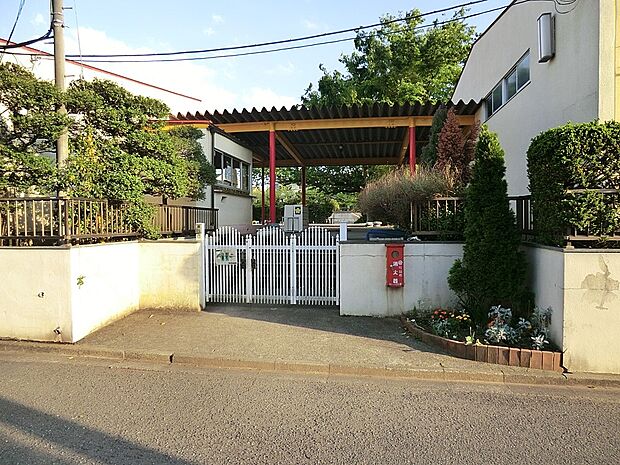 鶴川平和台幼稚園(約700m・徒歩9分)