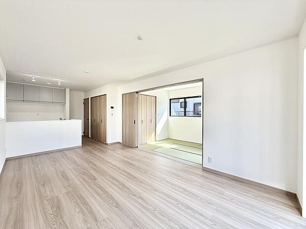 【ダイニング】■ふとした瞬間に幸せを感じる、心地よい場所