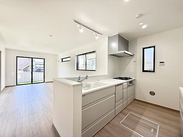 【ダイニングキッチン】■キレイに片付く、使いやすいキッチン