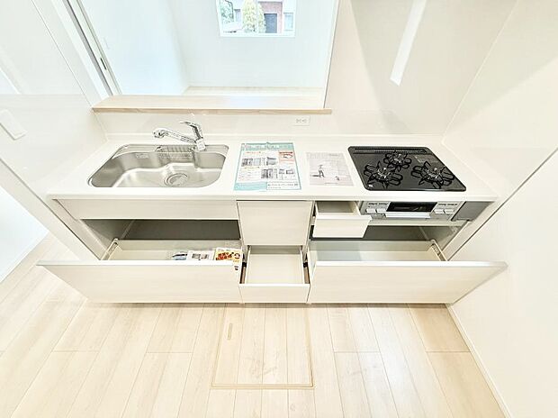 【キッチン】■家族の絆を深める、温もりのあるキッチン