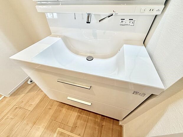 【ハンドシャワー付洗面台】■手洗いや顔を洗う時も快適に使える便利なシャワー