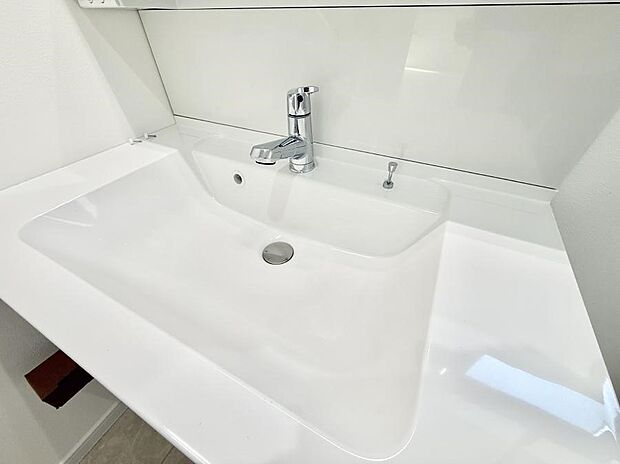 【ハンドシャワー付洗面台】■手洗いや顔を洗う時も快適に使える便利なシャワー