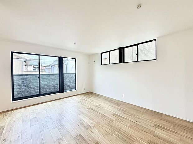 【リビング】■くつろぎと笑顔が集まる、心温まるリビング