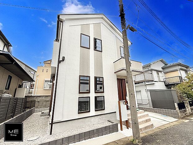 【現地外観写真】■暮らしを彩る充実した設備仕様が備わった住まい