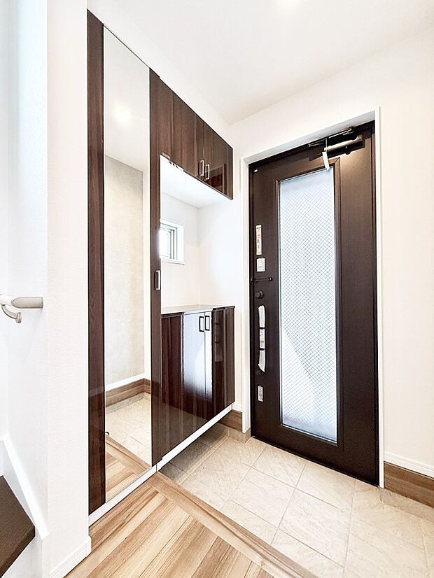 【玄関】■玄関はお家の顔！おしゃれな玄関でお客様をお迎え！