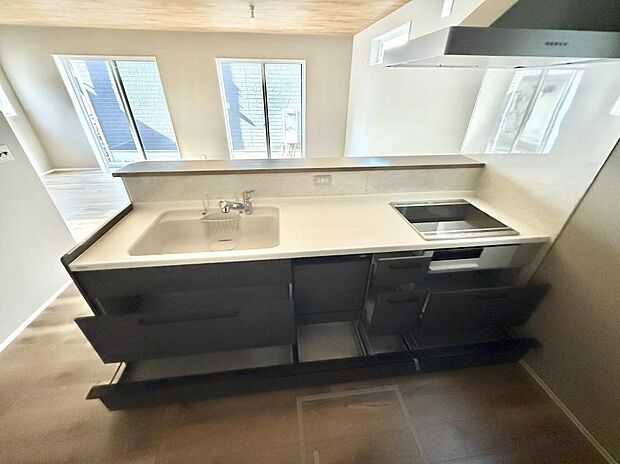 【ダイニングキッチン】■キレイに片付く、使いやすいキッチン