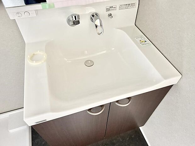 【ハンドシャワー付洗面台】■手洗いや顔を洗う時も快適に使える便利なシャワー