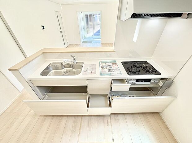 【キッチン】■家族の絆を深める、温もりのあるキッチン