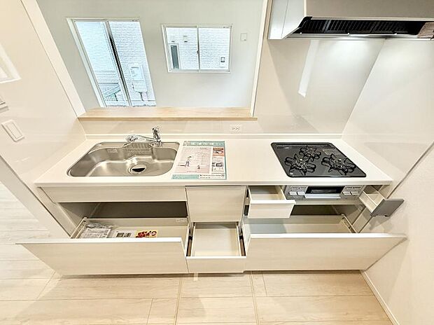 【キッチン】■シンプルで機能的、毎日使いやすいキッチン