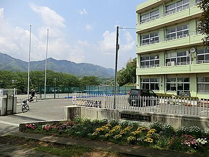 厚木市立上荻野小学校 1250m(16分)