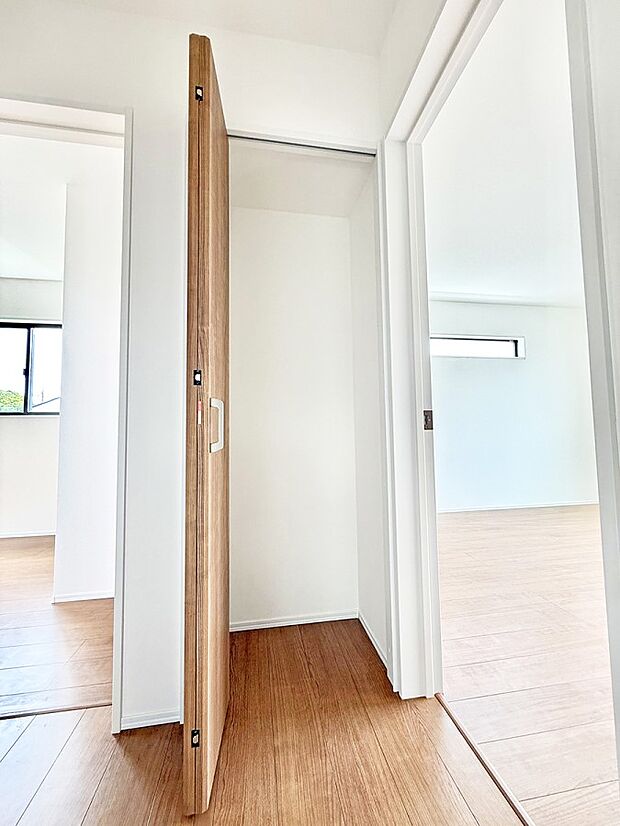 【その他内観】■プラスαの収納スペース