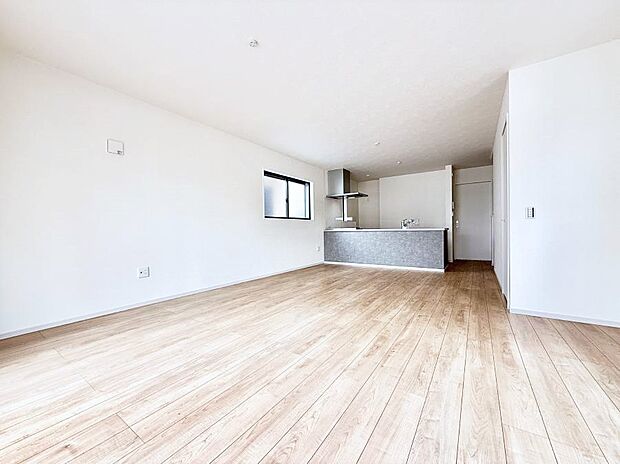 【リビング】■家族の時間を彩る、快適で癒される空間