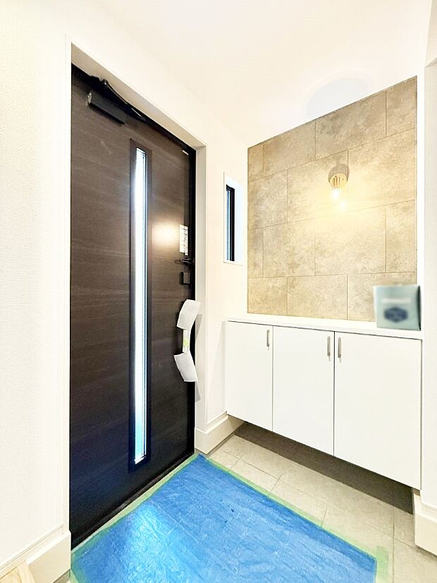 【玄関】■ ここから始まる一日、すっきり整った玄関