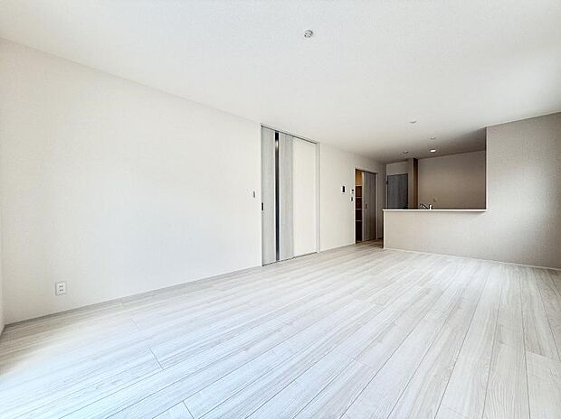 【ダイニング】■ふとした瞬間に幸せを感じる、心地よい場所