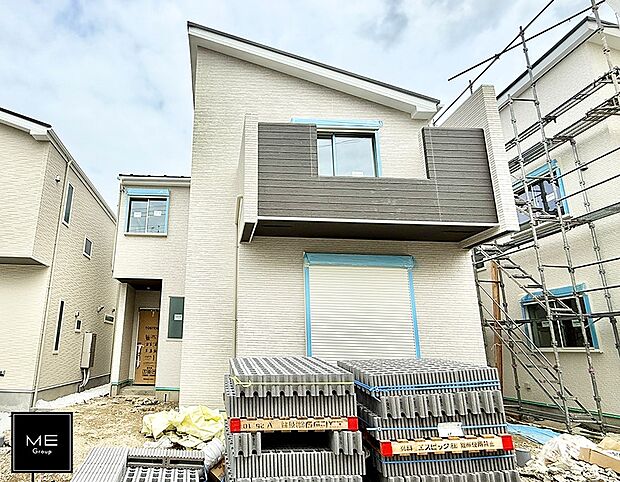 【現地外観写真】■暮らしを彩る充実した設備仕様が備わった住まい