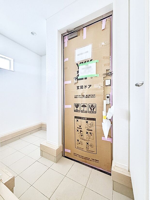 【玄関】■ ここから始まる一日、すっきり整った玄関