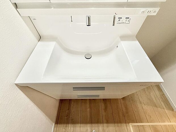 【ハンドシャワー付洗面台】■手洗いや顔を洗う時も快適に使える便利なシャワー