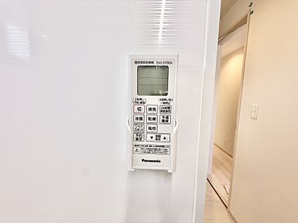 浴室換気暖房乾燥機