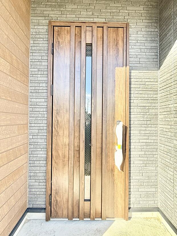 【玄関】A号棟 ■ シンプルで美しく、住まいの第一印象を彩る玄関です