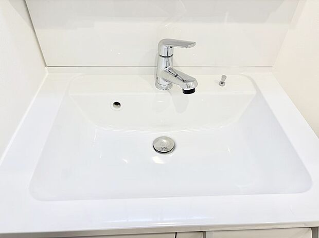 【ハンドシャワー付洗面台】■手洗いや顔を洗う時も快適に使える便利なシャワー