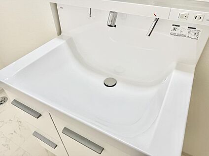 ハンドシャワー付洗面台