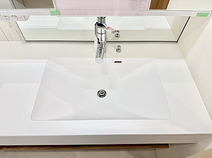 ハンドシャワー付洗面台