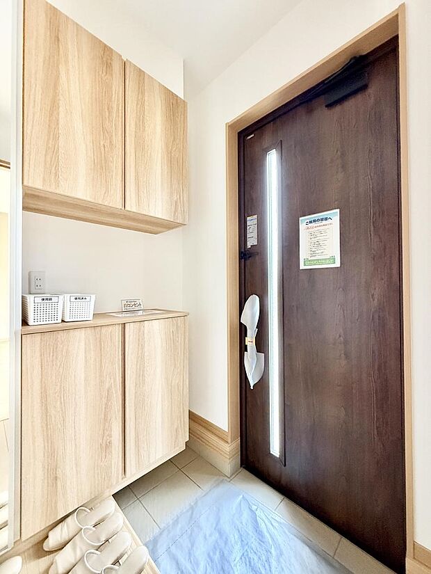 【玄関】3号棟  ■ シンプルで美しく、快適な暮らしの入り口