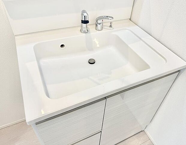 【ハンドシャワー付洗面台】■手洗いや顔を洗う時も快適に使える便利なシャワー