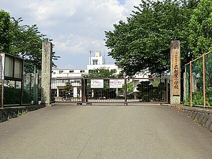 伊勢原市立高部屋小学校 2214m(28分)