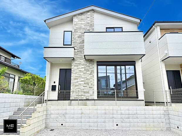 【現地外観写真】1号棟 ■暮らしを豊かにする充実した仕様設備で快適に