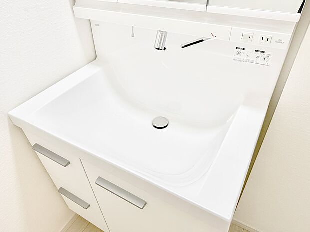 【ハンドシャワー付洗面台】■手洗いや顔を洗う時も快適に使える便利なシャワー