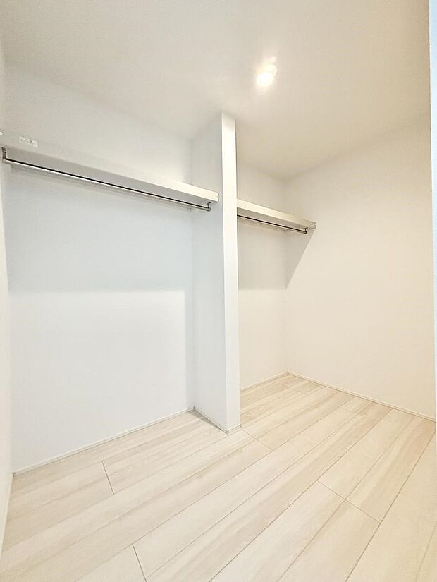 【収納】2号棟  ■広い収納はうれしいです