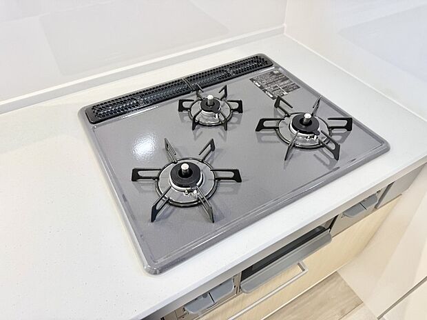 【3口ガスコンロ】■一度に多くの料理ができ便利で効率的
