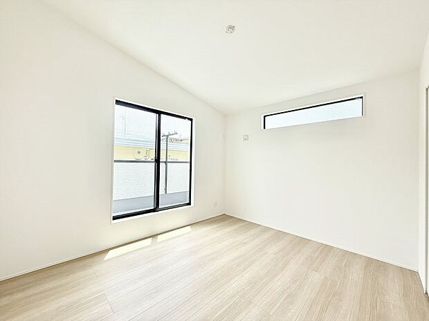 【リビング以外の居室】1号棟  ■落ち着いた雰囲気のお部屋で心が安らぐ空間